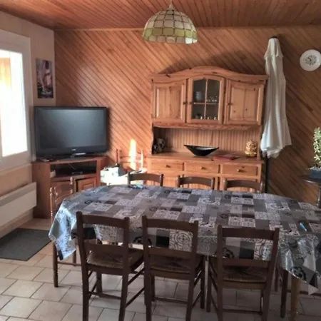 Holiday home Mitoyenne Proche Plage, 4 Pers, 2 Ch, Terrasse, Animaux Acceptes - Fr-1-379-123